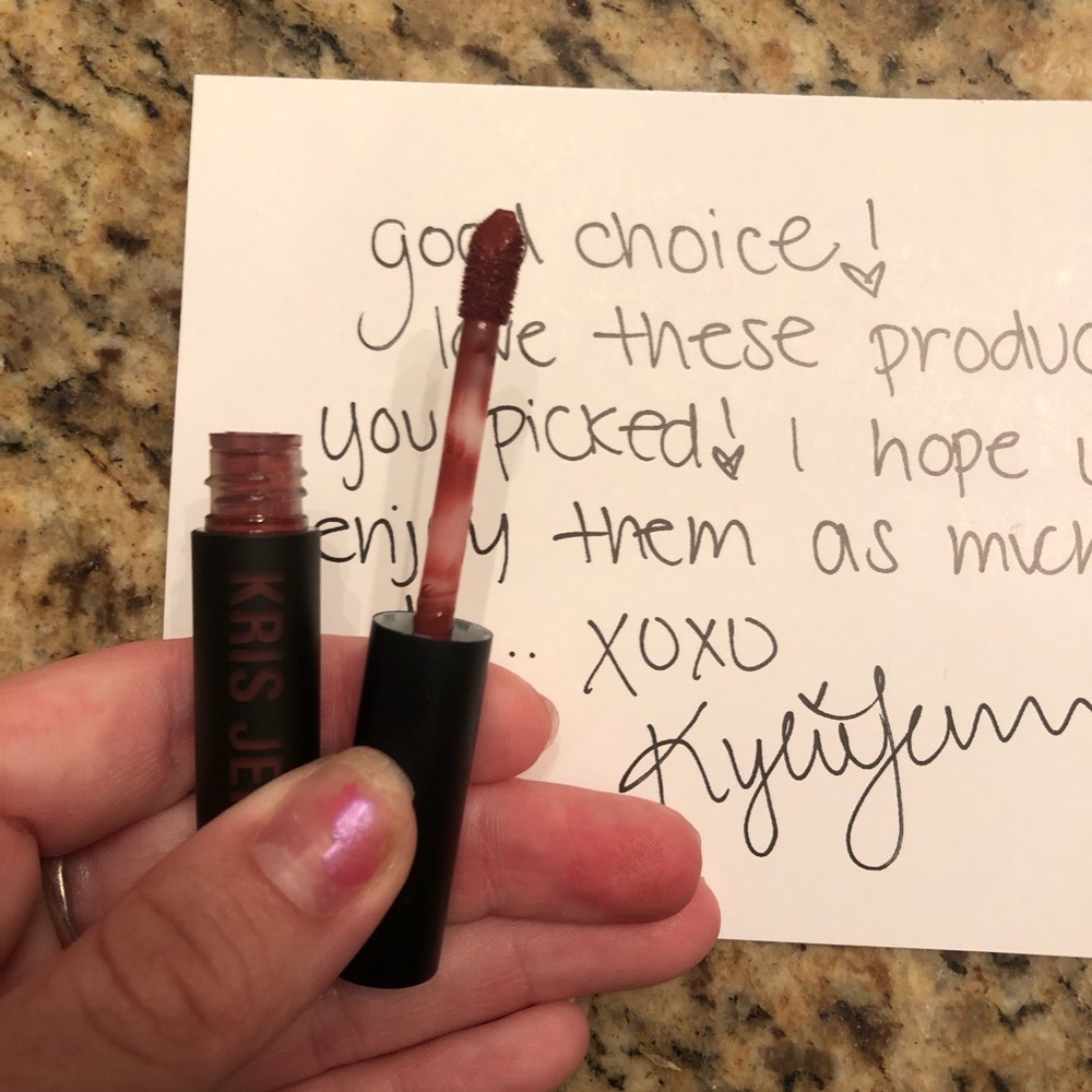 Kris Jenner mini lip